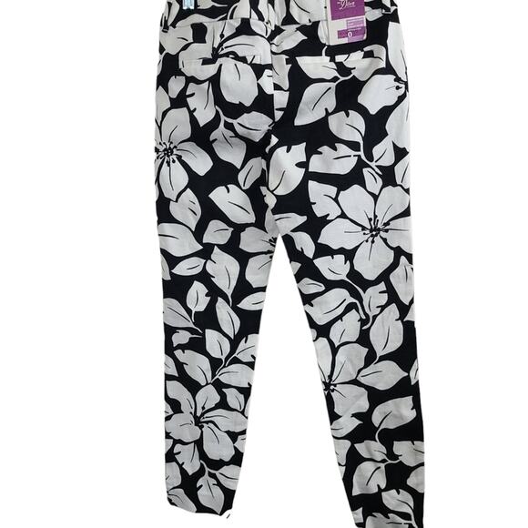 Old Navy  Women's The Diva Daisy Pant Black Hibiscus Skinny Ankle Slacks Size 0 - Picture 2 of 12